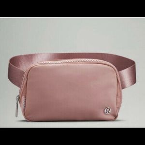 Lululemon Everywhere Belt Bag
